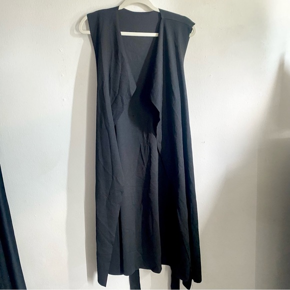 Vest // - Picture 5 of 6